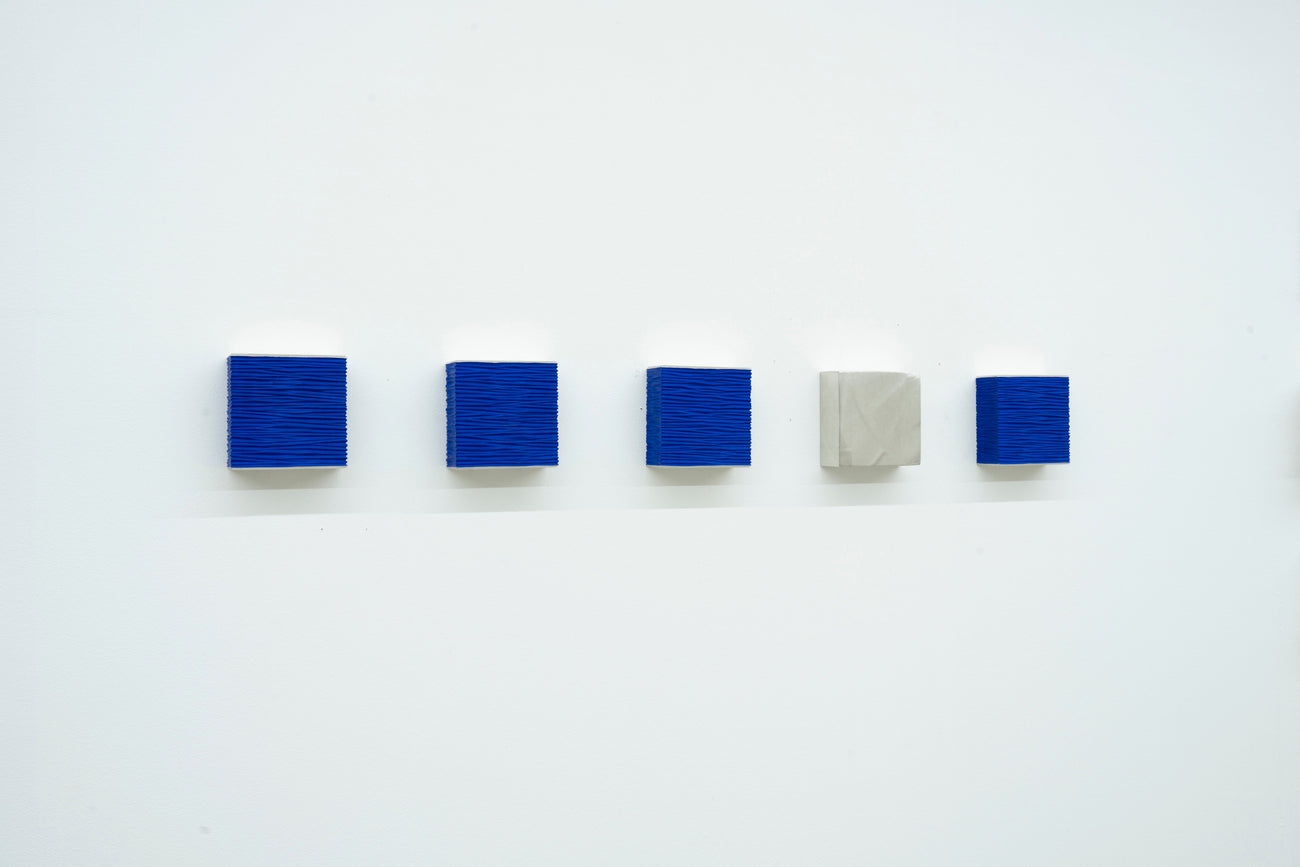 the wall of self_ult4tfyn, MASAYUKI TSUBOTA, 2024Gesso, pigment, acrylic on basswood, tin foil135.0 × 6.0 × 15.0 cm